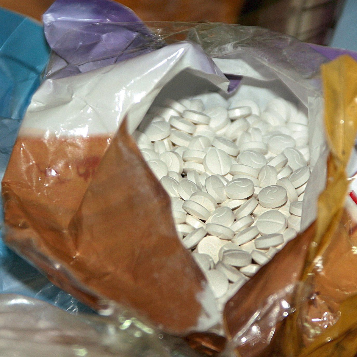 Eine Tüte mit beschlagnahmten Captagon-Tabletten. (Symbolbild) - Foto: Nabil Mounzer/EPA/dpa