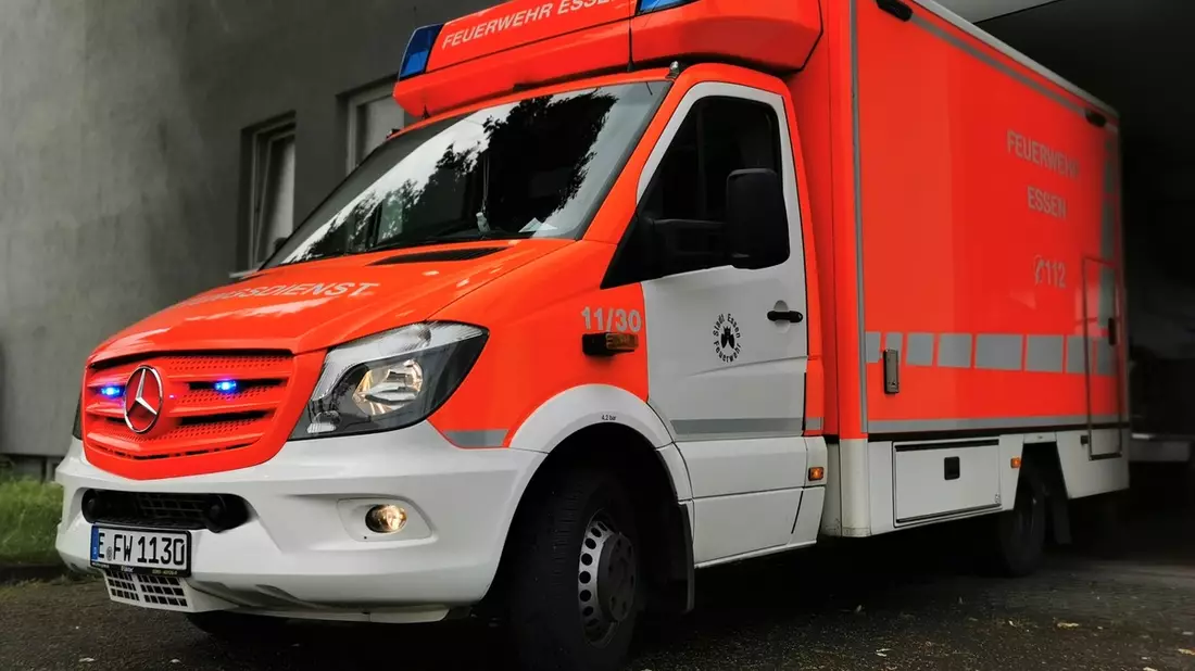 POL-MI: Rettungswagen bei Einsatzfahrt in Verkehrsunfall verwickelt - Bild: presseportal.de