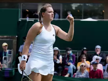 Jule Niemeier kämpft sich in die zweite Runde bei den US Open. - Foto: Alberto Pezzali/AP/dpa