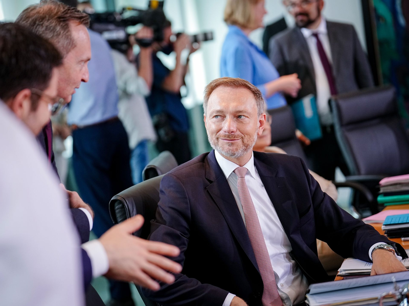 Die Bundesregierung will die Zahl der kurzfristig gescheiterten Abschiebungen reduzieren. - Foto: Kay Nietfeld/dpa