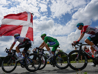 Die 10. Etappe startete beim Freizeitpark Vulcania und führte über 167,2 Kilometer nach Issoire. - Foto: Thibault Camus/AP/dpa