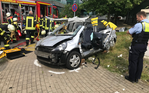 FW-WAF: 4 Personen über Drehleiter gerettet - Foto: presseportal.de