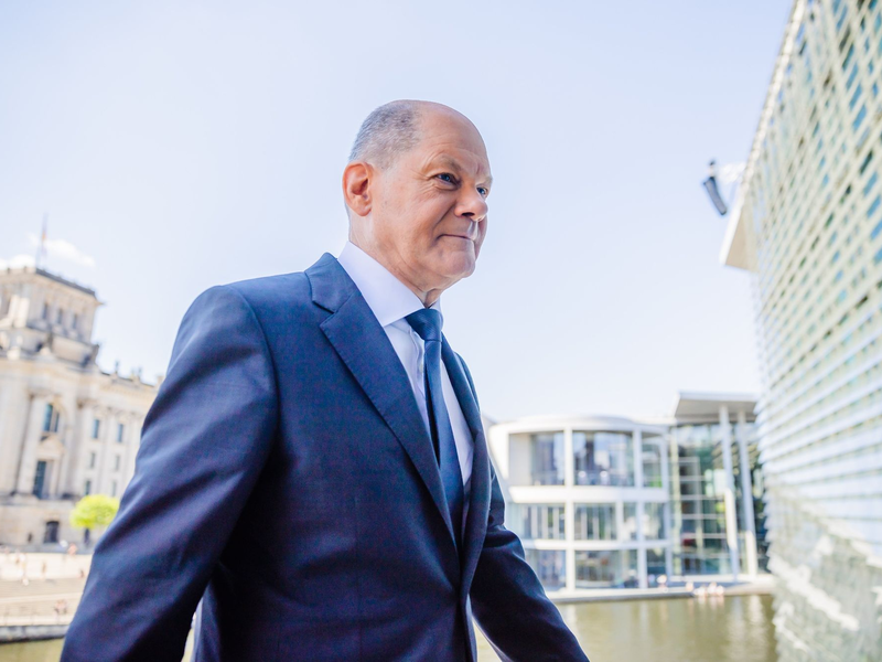 Laut Olaf Scholz geht es erst mal darum, «einen längerfristigen Waffenstillstand zu erreichen». - Foto: Christoph Soeder/dpa