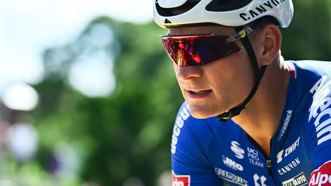 Mathieu van der Poel gewann nach der Flandern-Rundfahrt auch Paris-Roubaix. - Bild: Jasper Jacobs/BELGA/dpa