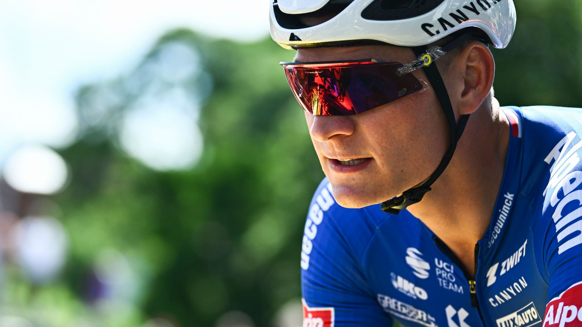 Mathieu van der Poel gewann nach der Flandern-Rundfahrt auch Paris-Roubaix. - Foto: Jasper Jacobs/BELGA/dpa