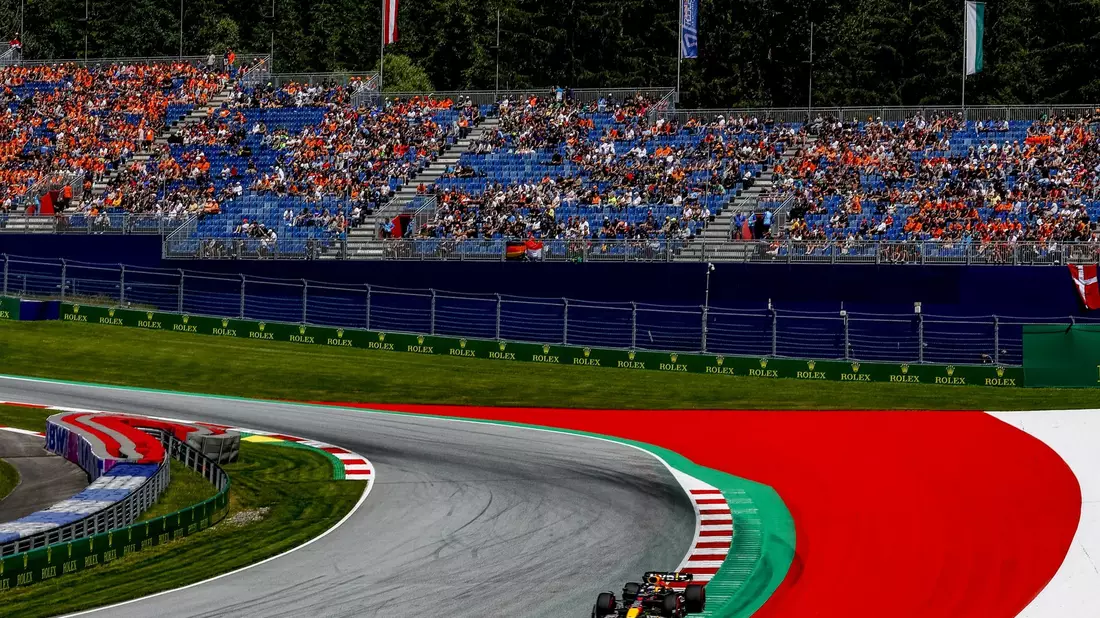 Der Niederländer Max Verstappen gewann den Sprint in Spielberg. - Bild: Erwin Scheriau/APA/dpa