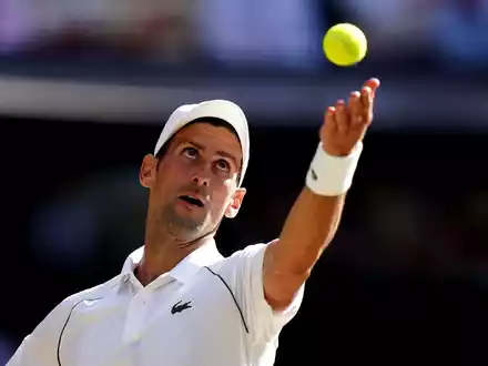 Der Serbe gewann im Viertelfinale gegen den Russen Andrej Rubljow mit 4:6, 6:1, 6:4, 6:3 - Foto: Adam Davy/PA Wire/dpa