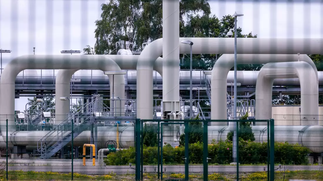 Rohrsysteme und Absperrvorrichtungen in der Gasempfangsstation der Ostseepipeline Nord Stream 1 und der Übernahmestation der Ferngasleitung OPAL in Lubmin. - Bild: Jens Büttner/dpa