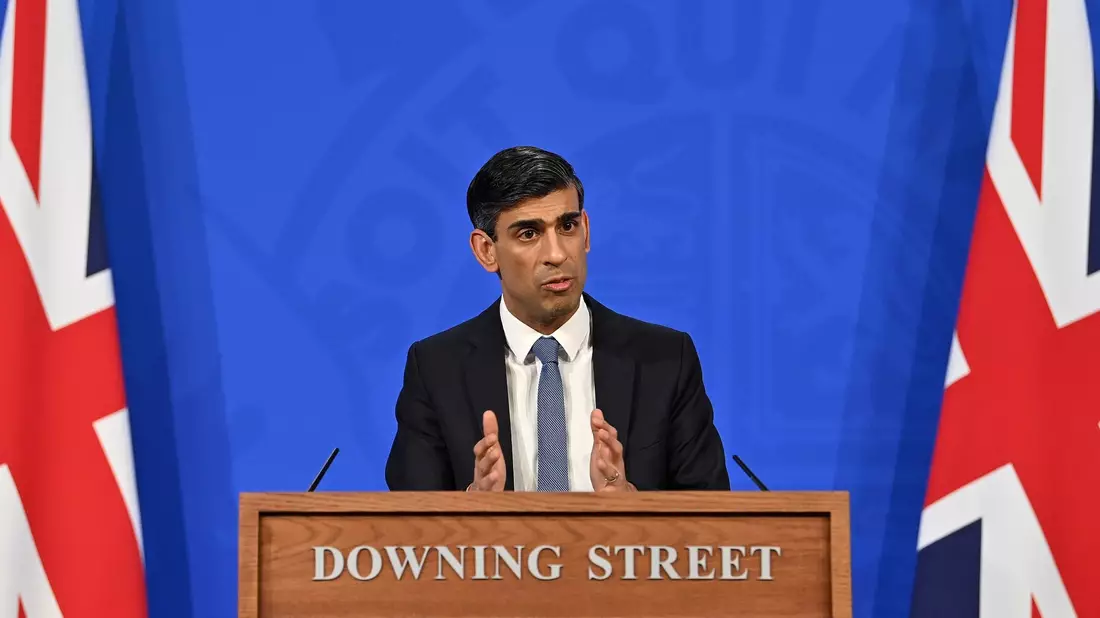 Rishi Sunak, Premierminister von Großbritannien, spricht während der Abschlusspressekonferenz beim KI-Sicherheitsgipfels in Bletchley Park. - Bild: Justin Tallis/PA Wire/dpa