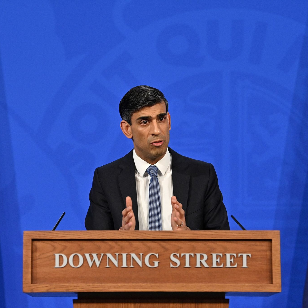 Rishi Sunak, Premierminister von Großbritannien, spricht während der Abschlusspressekonferenz beim KI-Sicherheitsgipfels in Bletchley Park. - Foto: Justin Tallis/PA Wire/dpa