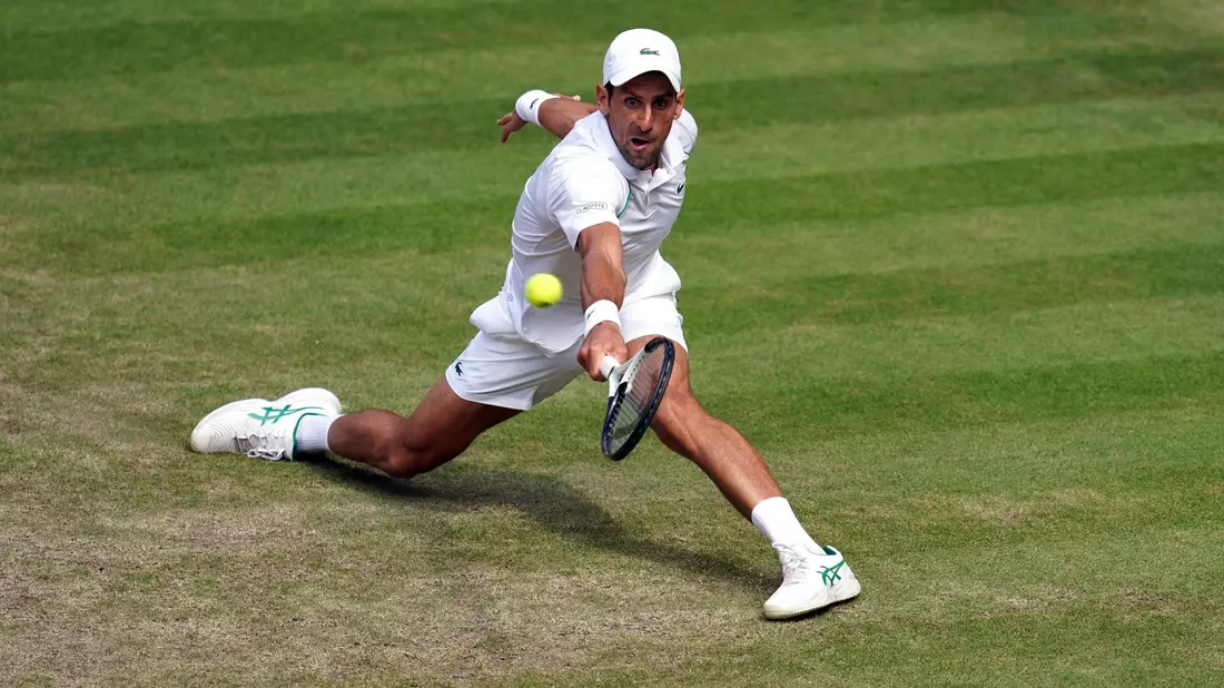 Novak Djokovic während einer Trainingseinheit in London. - Bild: John Walton/PA Wire/dpa