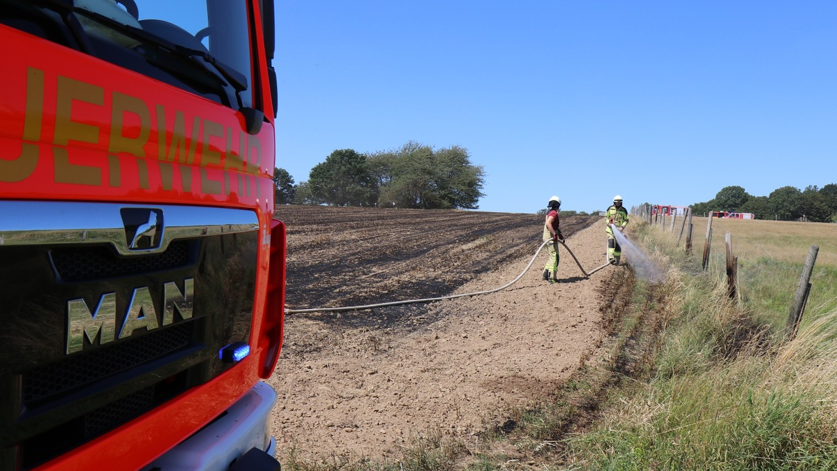 LPI-NDH: Grünfläche in Brand - Zeugen gesucht - Foto: presseportal.de