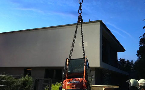 FW-MH: Brennender LKW auf der BAB40 in Höhe der Abfahrt Mülheim-Heißen - Foto: presseportal.de