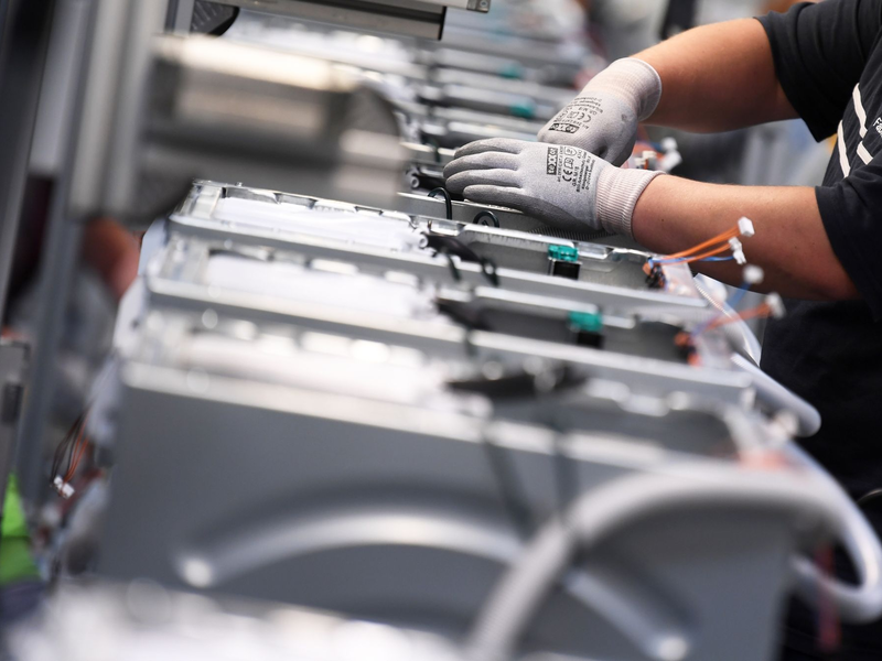 Branchenverband: Industriestrandort Deutschland ist überreguliert und zu teuer (Archivbild) - Foto: Ralf Hirschberger/dpa-Zentralbild/dpa