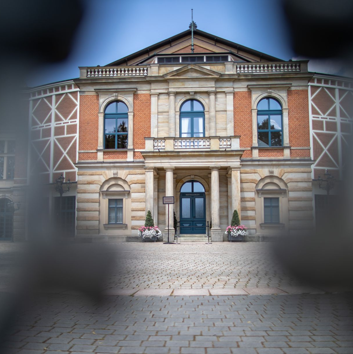 2026 feiern die Festspiele großes Jubiläum - mit einer kleinen Spielplan-Revolution. - Foto: Daniel Karmann/dpa