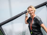 Ex-Bundestrainerin Martina Voss-Tecklenburg hat erstmals über ihre psychischen Probleme nach dem WM-Aus der deutschen Fußballerinnen gesprochen. - Foto: Sebastian Gollnow/dpa