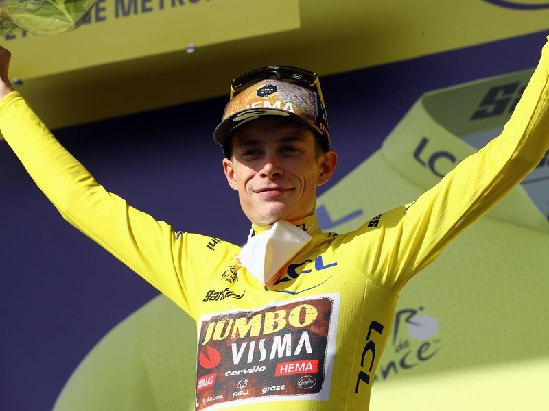 Der Däne Jonas Vingegaard geht im Gelben Trikot in die letzte Etappe der Tour. - Foto: David Pintens/BELGA/dpa