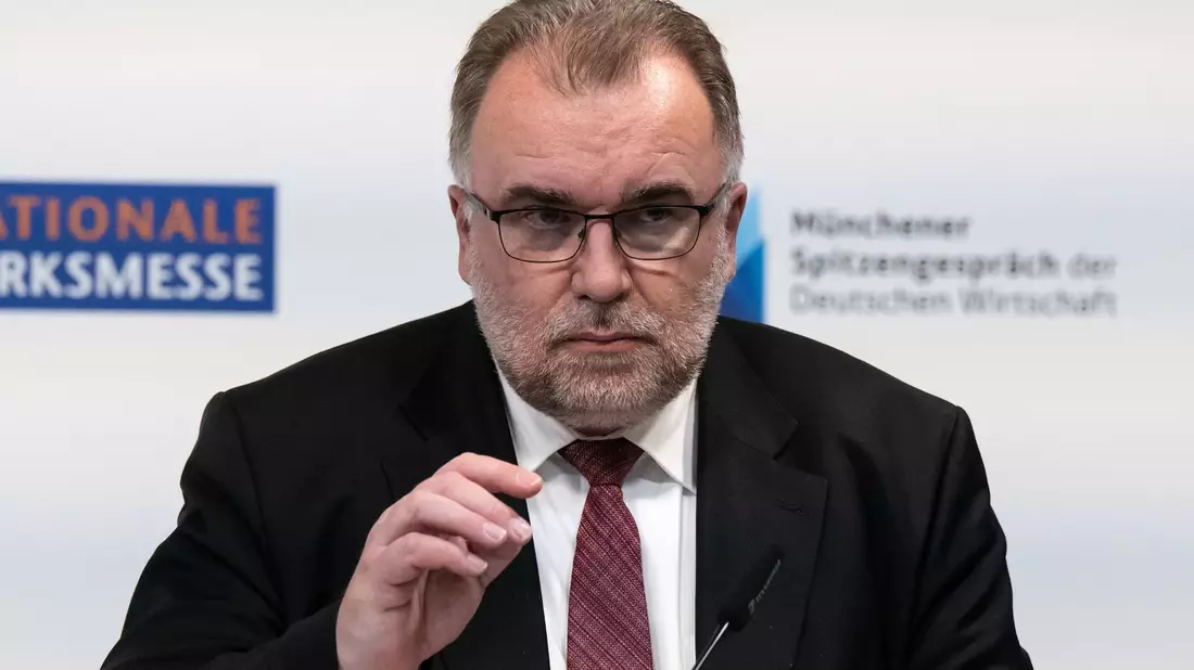 Das langfristige Wirtschaftswachstum von Deutschland bereitet dem Präsident des Bundesverbandes der Deutschen Industrie (BDI), Siegfried Russwurm, Sorgen. - Bild: Sven Hoppe/dpa