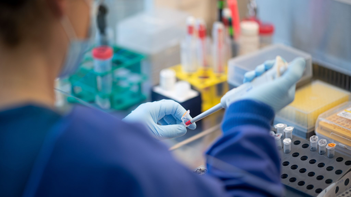 Der Ursprung des Virus Sars-CoV-2 bleibt unklar. (Symbolbild) - Foto: Daniel Reinhardt/dpa