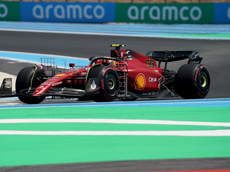 Sainz führt im letzten Training das Fahrerfeld an. Wer holt am Samstag die Pole? - Foto: Hasan Bratic/dpa