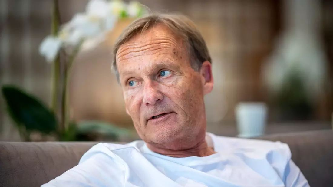 BVB-Geschäftsführer Hans-Joachim Watzke glaubt nicht, dass die Borussia am dramatisch verpassten Meistertitel zerbrechen wird. - Bild: David Inderlied/dpa