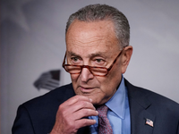 Nach einigem Widerstand gegen einen Haushaltsentwurf der Republikaner lenkt der demokratische Minderheitsführer im Senat, Chuck Schumer, nun ein. (Archivbild) - Foto: J. Scott Applewhite/AP/dpa