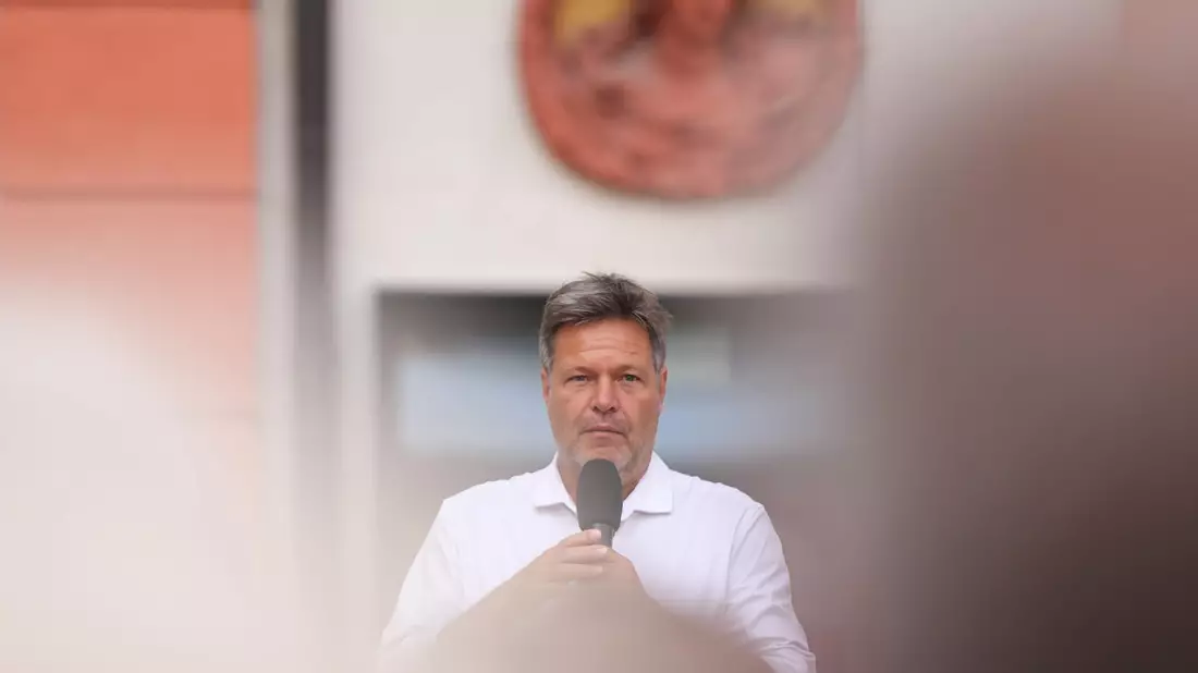 Er ist wieder da: Robert Habeck ist zurück auf der Plattform X. - Bild: Soeren Stache/dpa