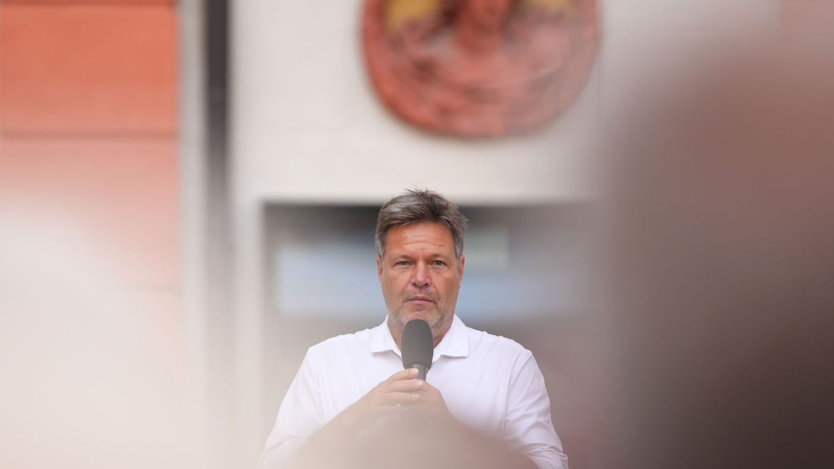 Er ist wieder da: Robert Habeck ist zurück auf der Plattform X. - Foto: Soeren Stache/dpa