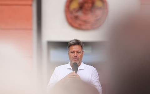 Er ist wieder da: Robert Habeck ist zurück auf der Plattform X. - Foto: Soeren Stache/dpa