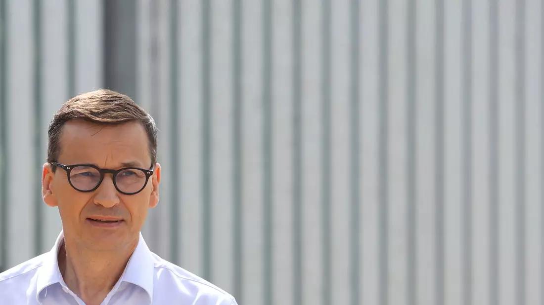 Bleibt er im Amt? Polens Ministerpräsident Mateusz Morawiecki wählt in der Hauptstadt. - Bild: Michal Dyjuk/AP/dpa