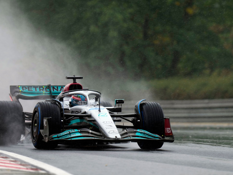 George Russell ist der Vorsitzende der Fahrergewerkschaft der Formel 1. - Foto: Darko Bandic/AP/dpa