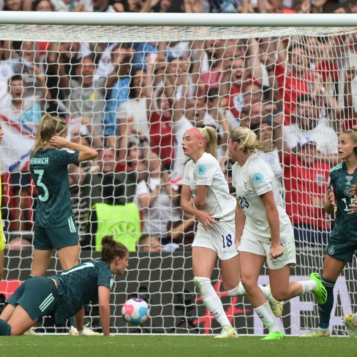 Für Kapitänin Alexandra Popp und die DFB-Frauen setzte es im zweiten WM-Gruppenspiel eine überraschende Niederlage. - Foto: Sebastian Christoph Gollnow/dpa