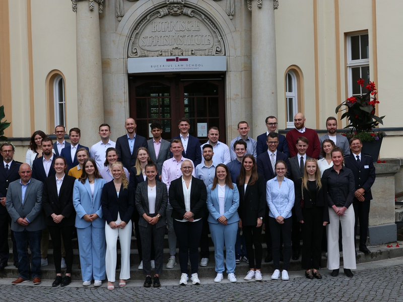 HZA-BI: Illegale Beschäftigung und Scheinselbständigkeit aufgedeckt/Zahlreiche Verstöße bei Kontrollen von Glasfaserbaustellen im Kreis Herford - Foto: presseportal.de