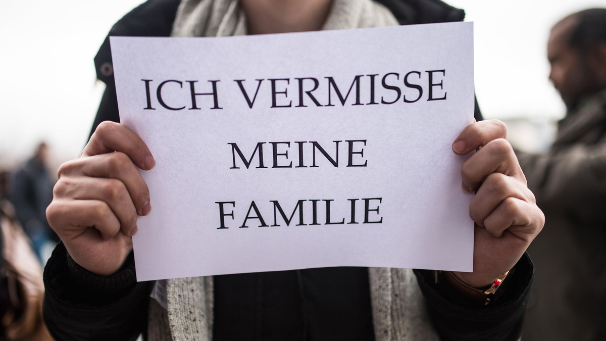 Deutschland hat bis zum 12. Dezember 124.625 Visa für Familiennachzug vergeben. (Symbolbild) - Foto: Sophia Kembowski/dpa