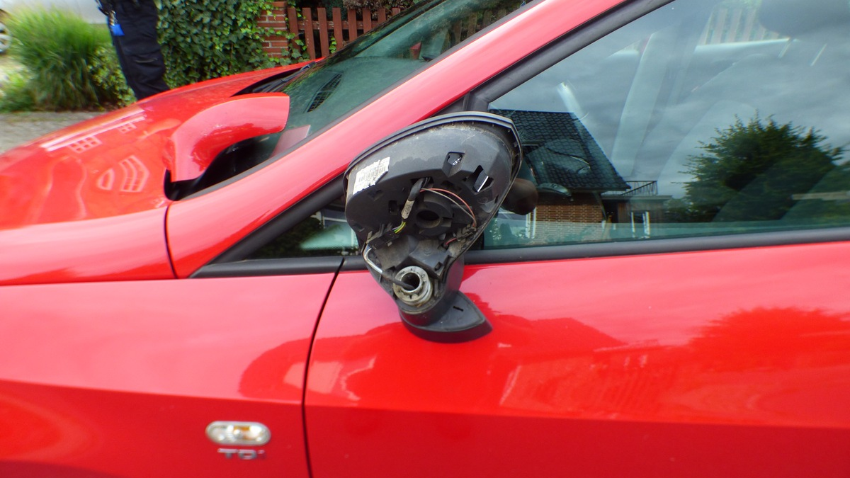 POL-GÖ: (264/2025) Innerhalb von 30 Minuten: Unbekannte beschädigen geparktes Auto im Kellnerweg - Foto: presseportal.de