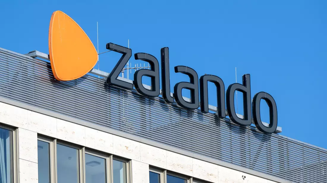 Zalando streicht rund 450 Arbeitsplätze am Firmensitz in Berlin. (Archivbild) - Bild: Monika Skolimowska/dpa-Zentralbild/dpa