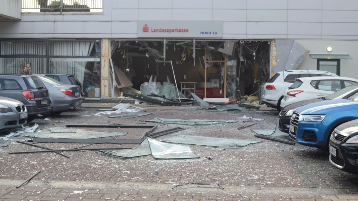 LKA-BW: Nach Sprengung eines Geldautomaten in Kist und Offenau - Haftbefehle gegen fünf Tatverdächtige - Foto: presseportal.de