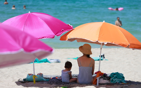 Die Deutschen reisen gern, und zwei Drittel von ihnen hat auch für 2025 bereits Urlaub geplant. (Archivbild)  - Foto: Clara Margais/dpa