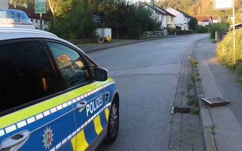 POL-HX: Gullydeckel ausgehoben - Polizei sucht Zeugen - Foto: presseportal.de