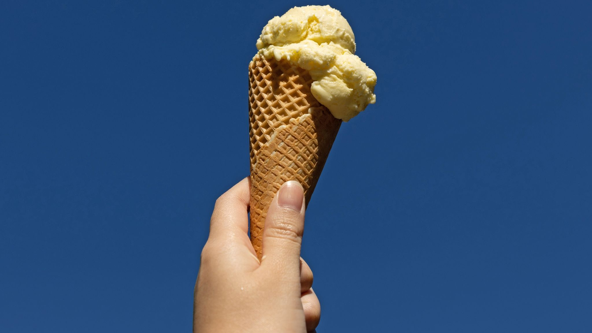 Die Kaufkraft pro Lohnminute beim Eis ist gesunken. - Foto: Friso Gentsch/dpa