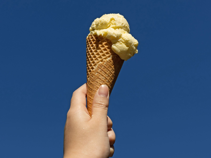 Die Kaufkraft pro Lohnminute beim Eis ist gesunken. - Foto: Friso Gentsch/dpa