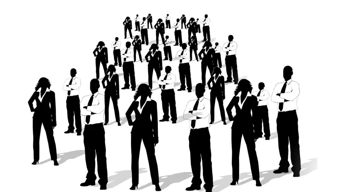 Abbildung 1: Von der Theorie in die Praxis ist es häufig ein steiniger Weg, was auch bedeutet: Das Führungspositionengesetz kann nur in der Praxis funktionieren, wenn Unternehmen restrukturieren und eine HR-Beratung dies zu verkaufen weiß. - Bild: Abbildung 1: pixabay.com © geralt (CC0 Public Domain) 