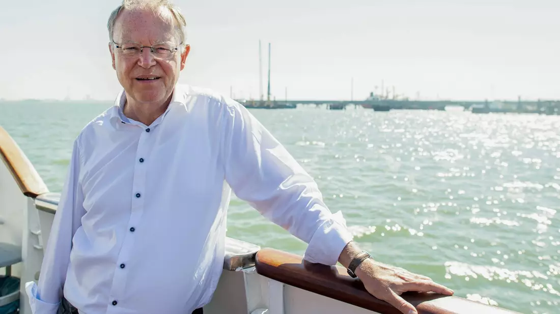 Seit 2013 ist Weil nicht nur als Regierungschef, sondern auch als VW-Aufsichtsrat krisenerprobt. (Archivbild) - Bild: Hauke-Christian Dittrich/dpa