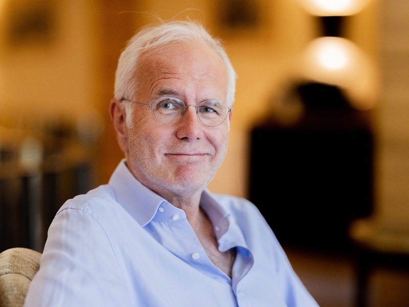 Harald Schmidt freut sich auf die Europameisterschaft und traut Deutschland einiges zu. - Foto: Rolf Vennenbernd/dpa