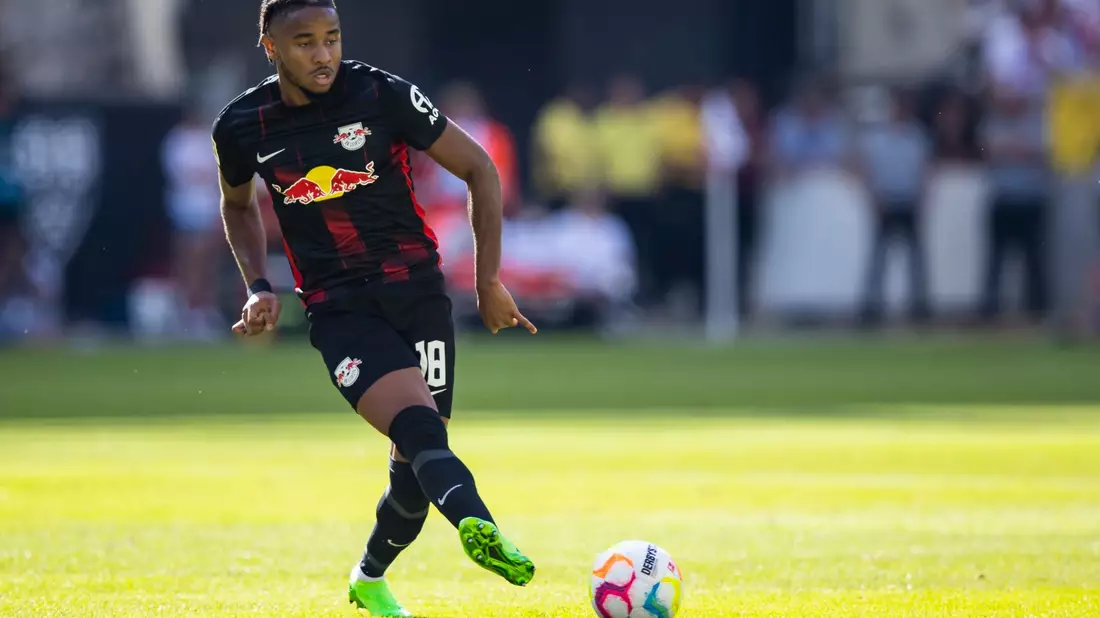 Laut Sportdirektor Christoph Freund kein Thema für den FC Bayern: Christopher Nkunku. - Bild: Tom Weller/dpa