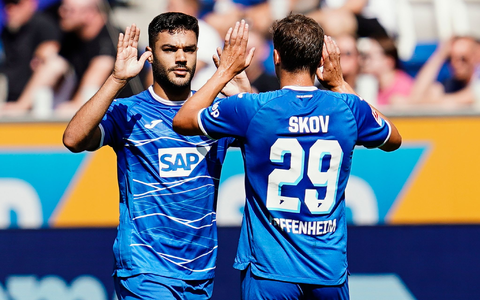 Hoffenheims Mairus Bülter (M.) traf gegen Bochum doppelt, doch nur ein Tor zählte. - Foto: Uwe Anspach/dpa