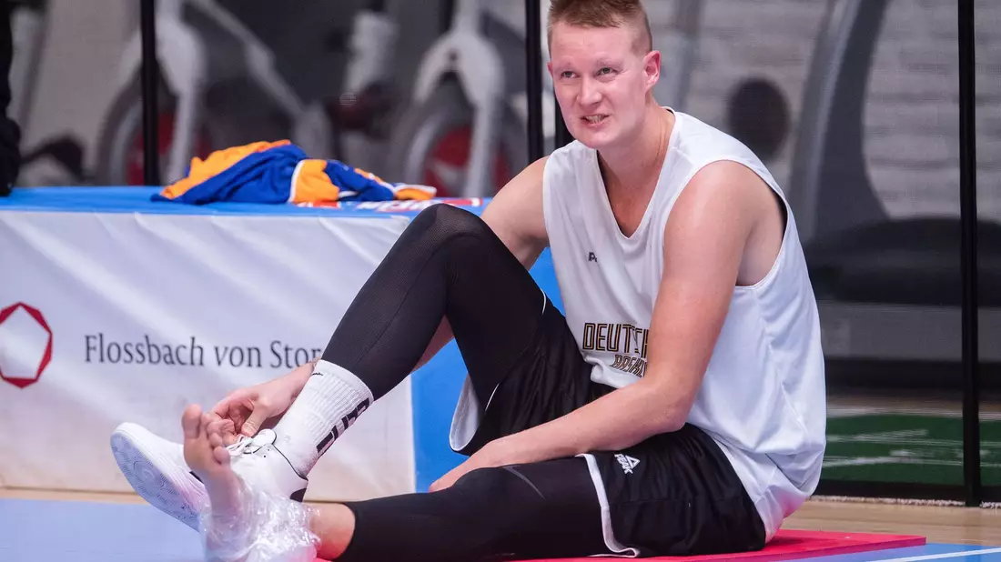 Läuft nicht mehr für die Basketball-Nationalmannschaft auf: Robin Benzing. - Bild: Marius Becker/dpa