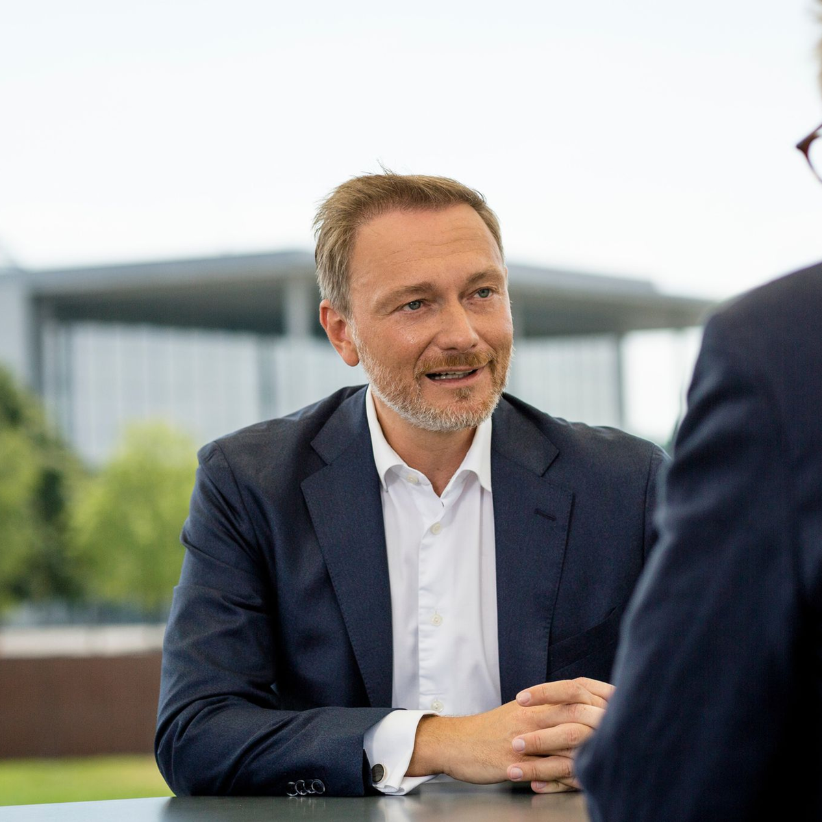 Christian Lindner (FDP), Bundesfinanzminister, während der Aufzeichnung des ZDF-Sommerinterviews. - Foto: Thomas Kierok/ZDF/dpa