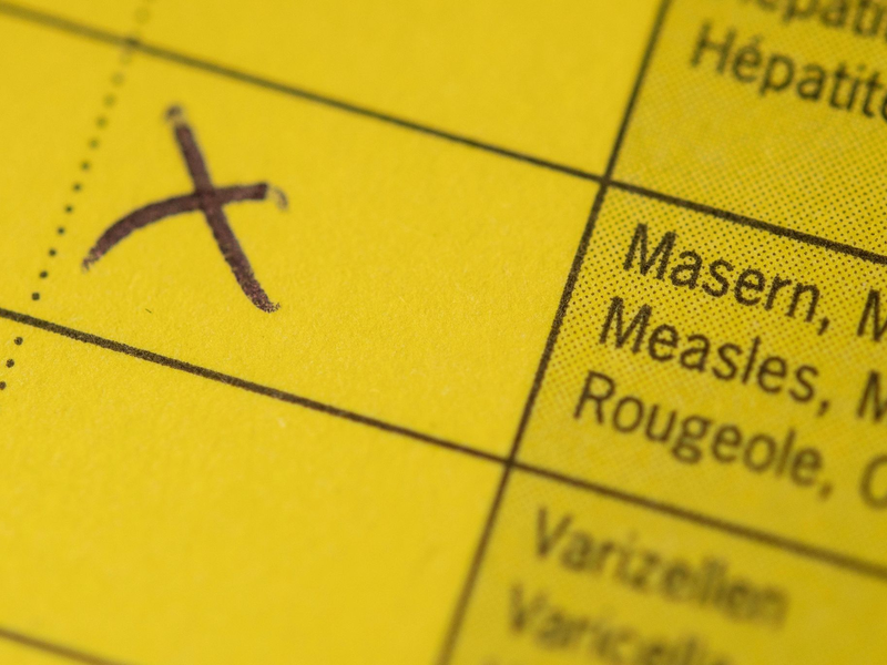 Seit der Einführung der Masernimpfpflicht 2019 ist die Impfquote dem RKI zufolge gestiegen (Archivbild).  - Foto: Marius Becker/dpa