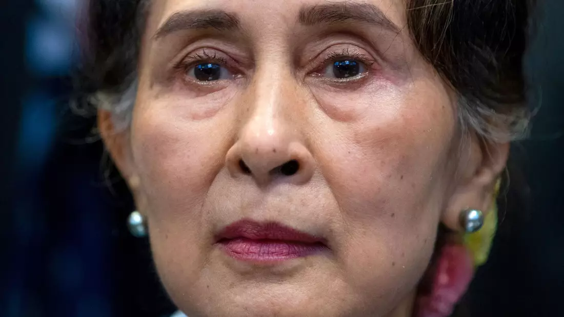 War nach dem Militärputsch vom Februar 2021 festgenommen worden: Aung San Suu Kyi. - Bild: Peter Dejong/AP/dpa